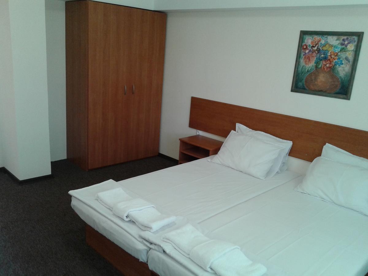 Hotel Stroitel Hisarya Ngoại thất bức ảnh