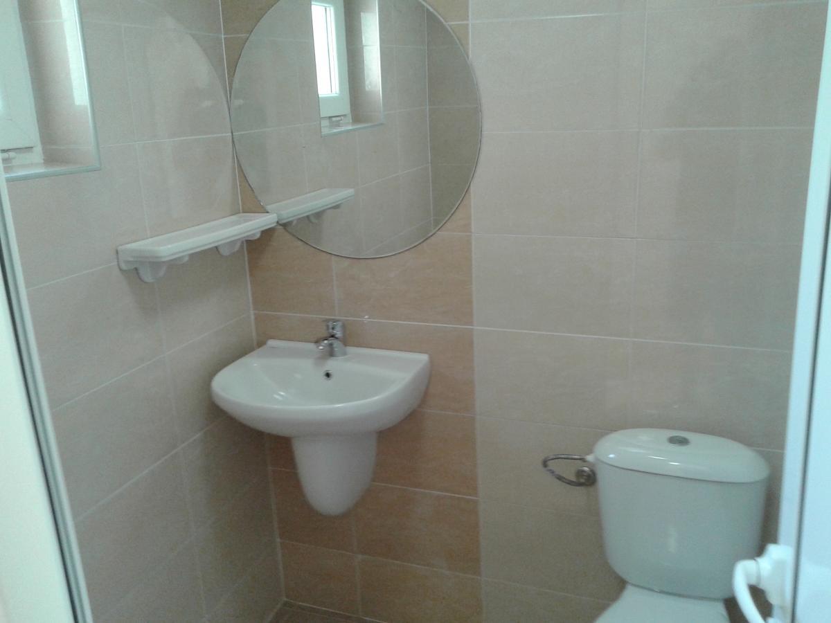 Hotel Stroitel Hisarya Ngoại thất bức ảnh