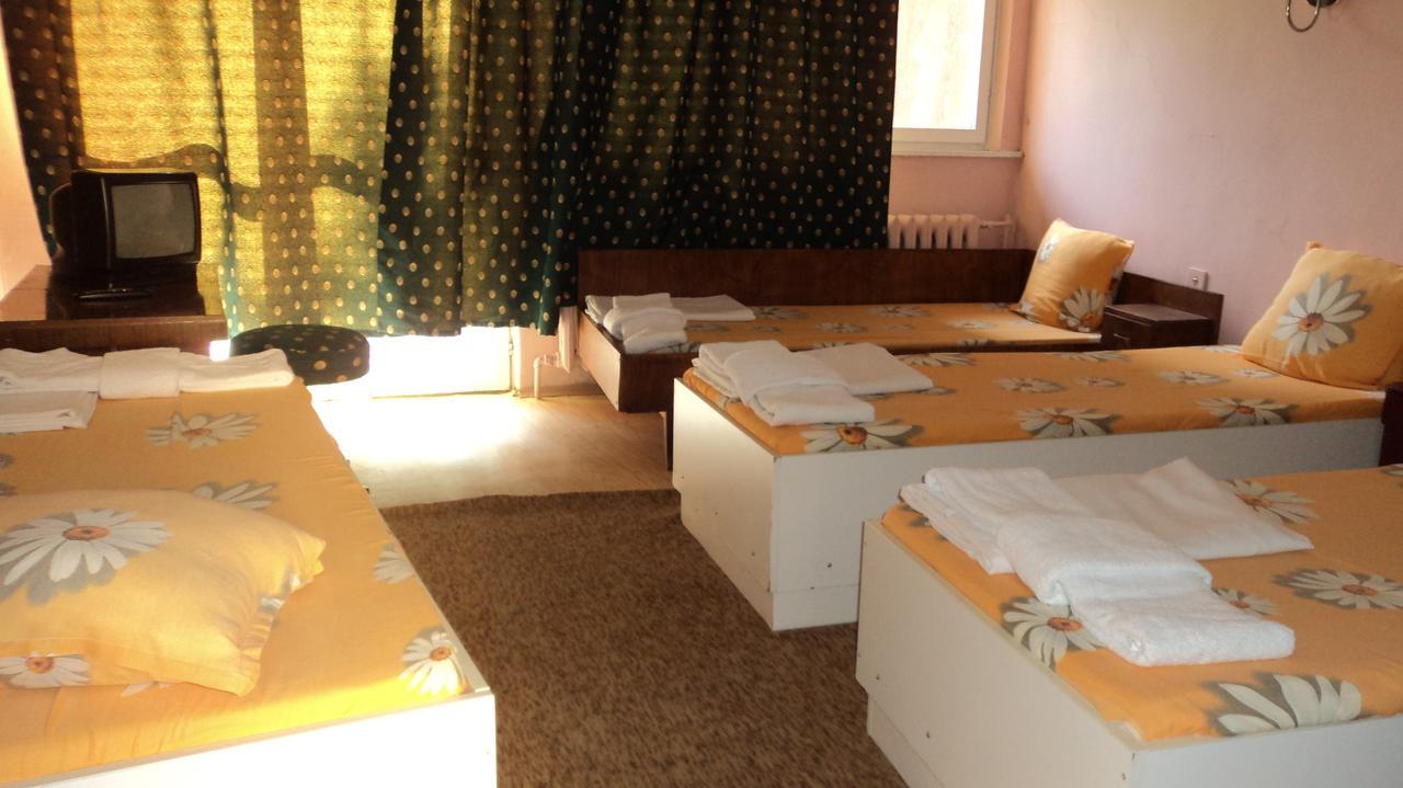 Hotel Stroitel Hisarya Ngoại thất bức ảnh