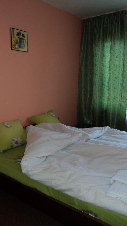 Hotel Stroitel Hisarya Ngoại thất bức ảnh