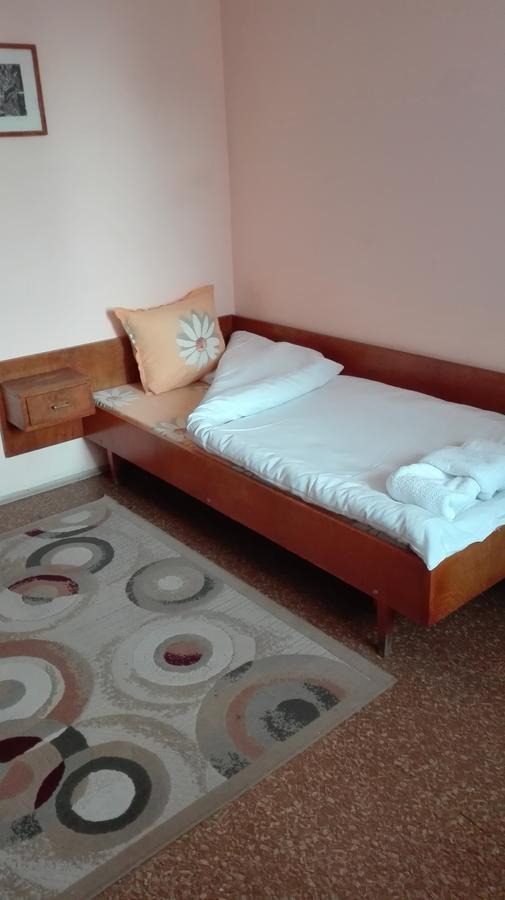 Hotel Stroitel Hisarya Ngoại thất bức ảnh